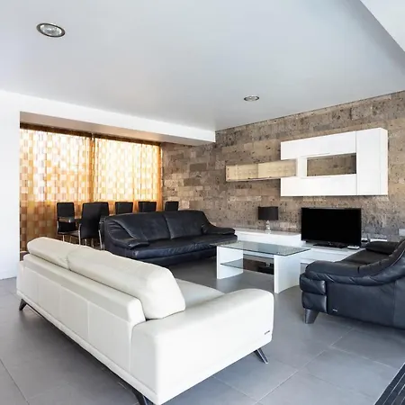 Hemeras Boutique Homes - Exclusive 5min Walk From Playa Del Duque ヴィラ
